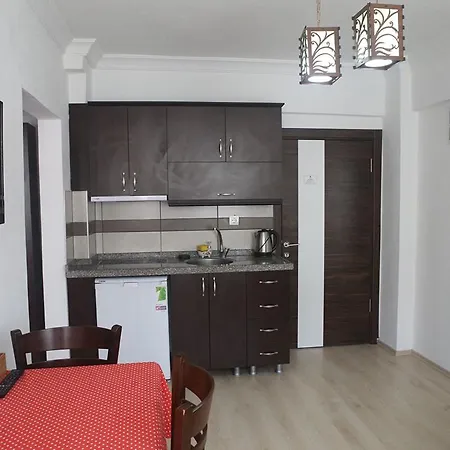 شقة فندقية Yeni Bademli 4*